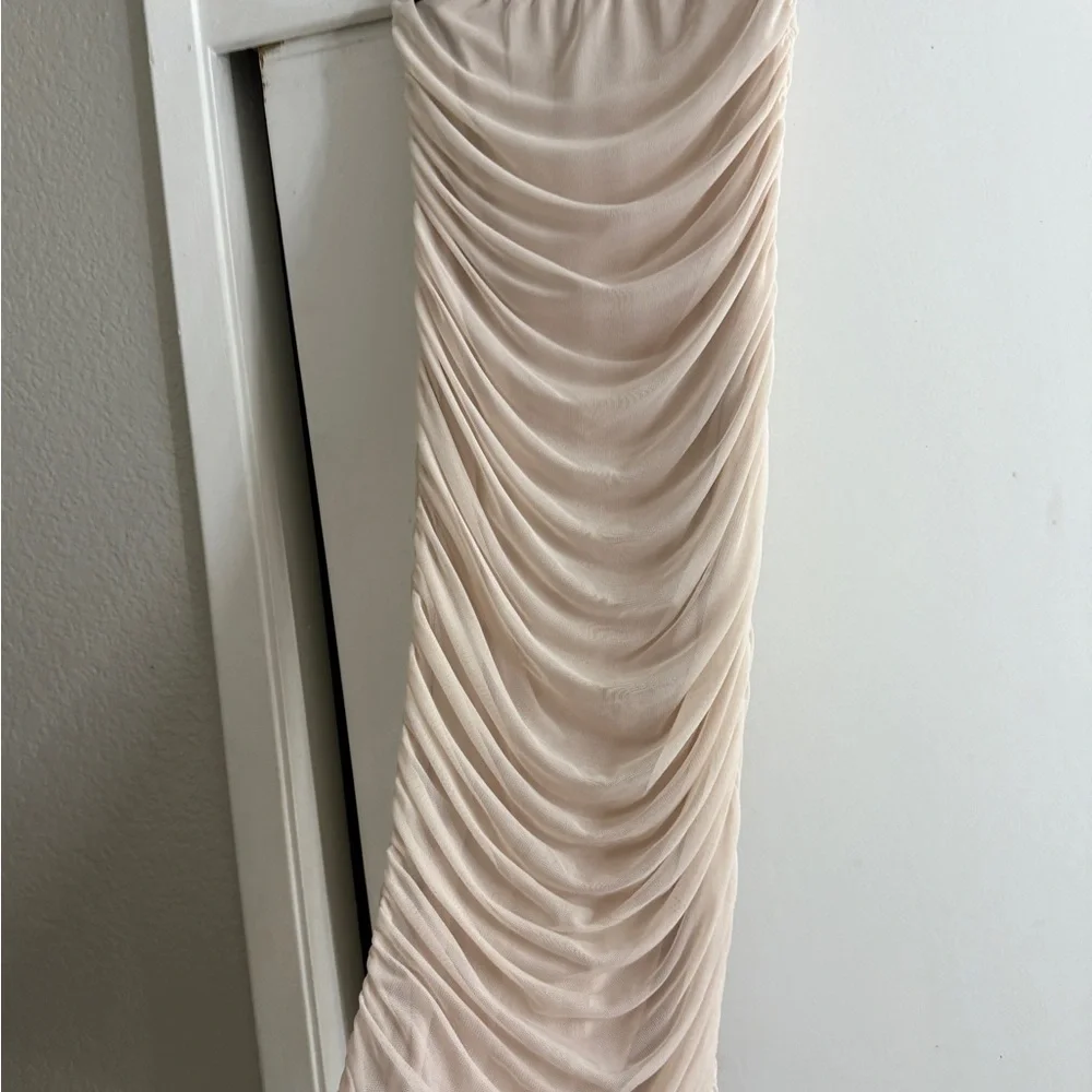 Pretty Little Thing Elegant Cream Ruched Spaghetti Strap Dress - Picture 4 of 5
